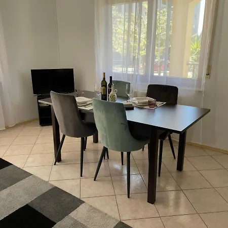 Eli - Apartament *